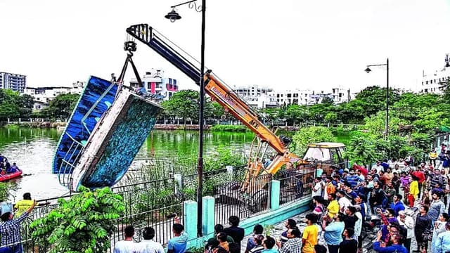 Harni lake tragedy -14 students with 2 teachers died